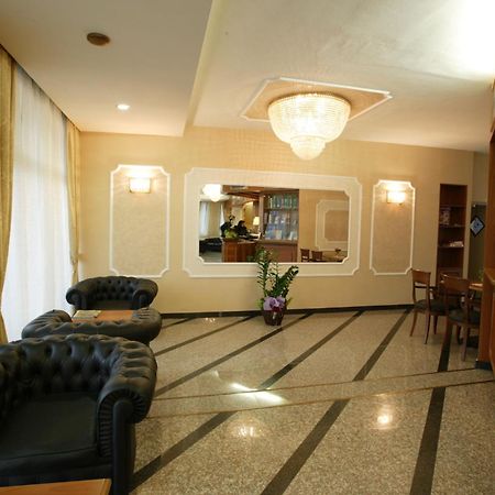 Hotel Alexander Чезена Экстерьер фото